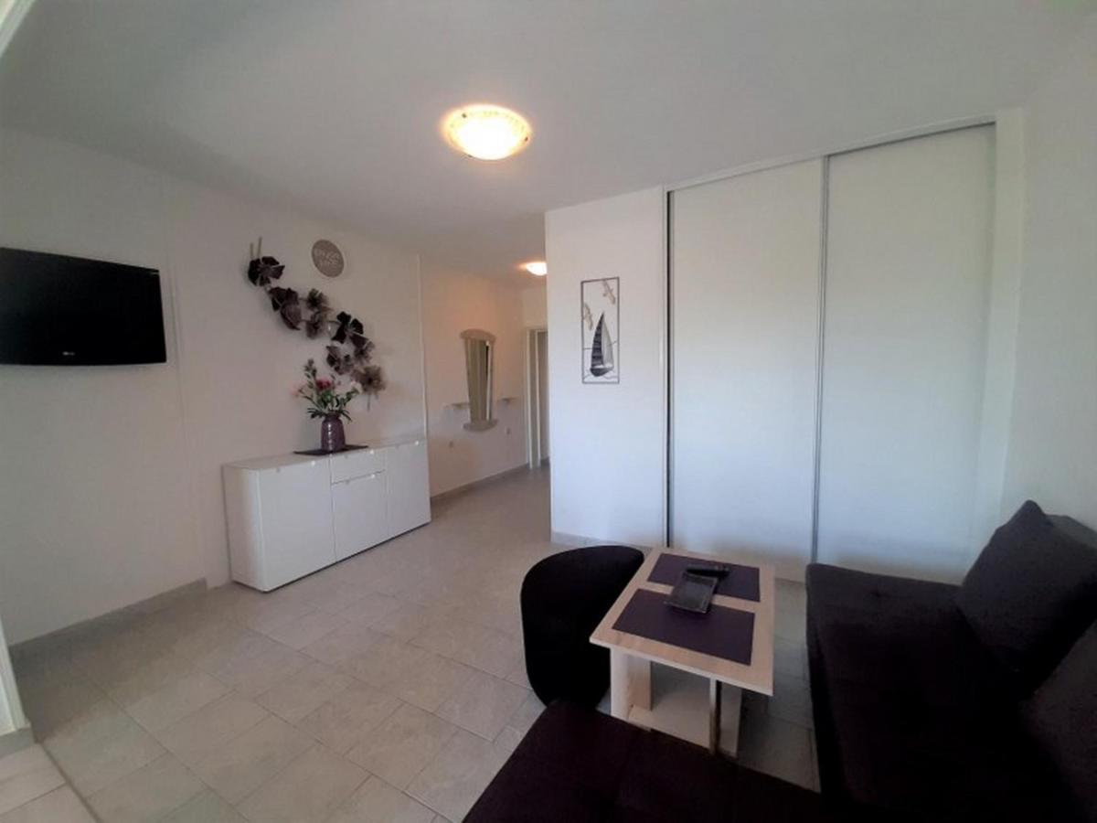 Apartments Nada Krk Island Екстериор снимка