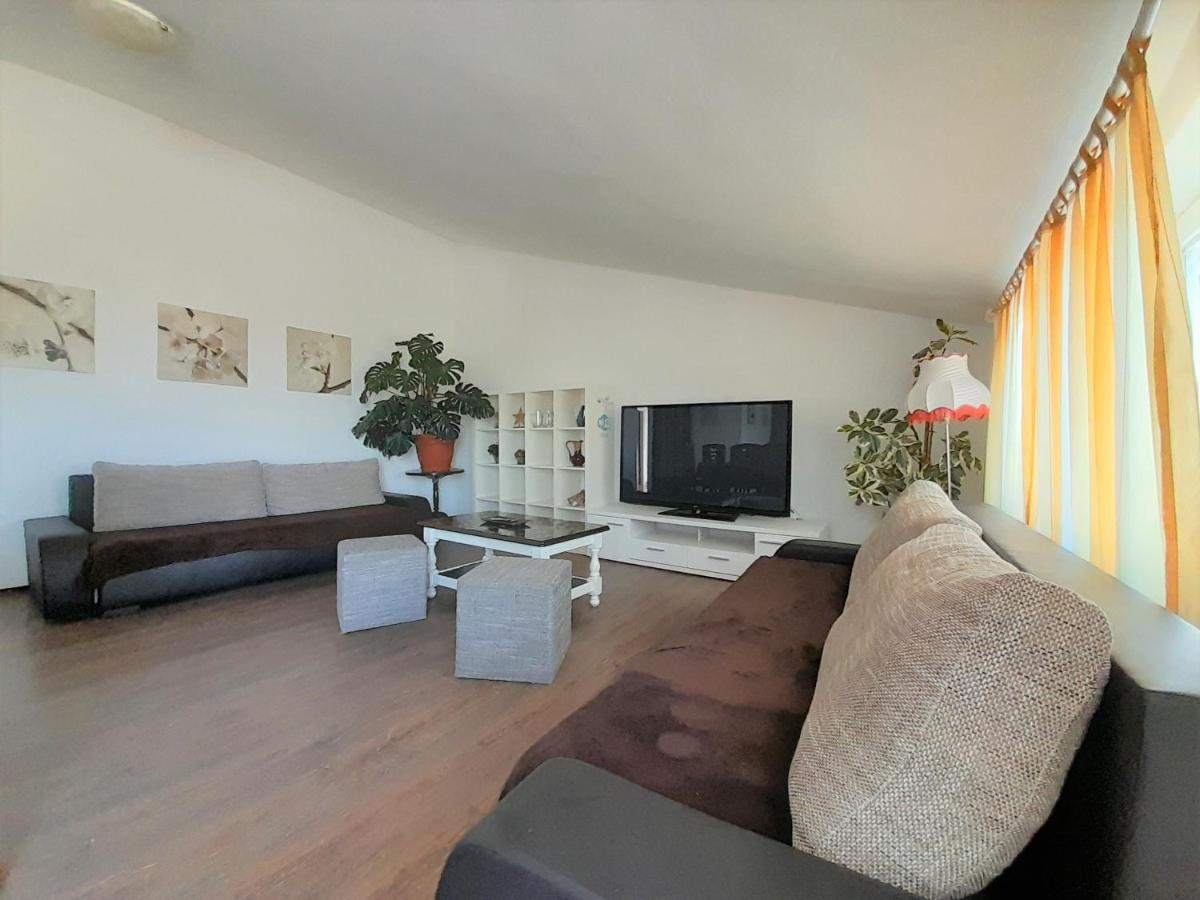 Apartments Nada Krk Island Екстериор снимка