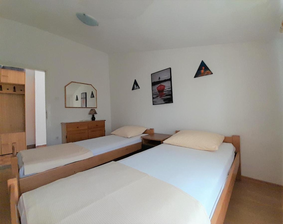 Apartments Nada Krk Island Екстериор снимка
