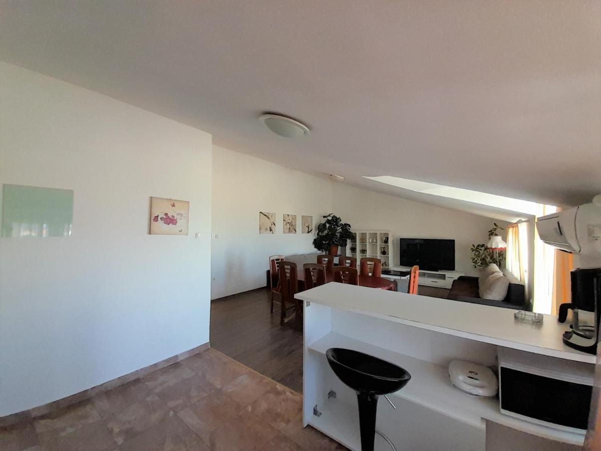 Apartments Nada Krk Island Екстериор снимка