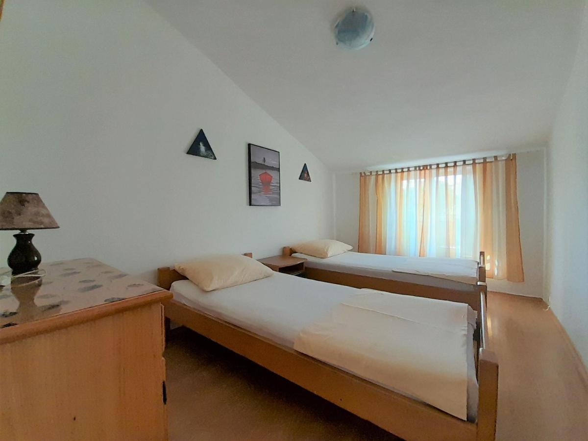 Apartments Nada Krk Island Екстериор снимка